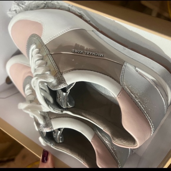 New Michael Kors ALLIE WRAP TRAINER METALLIC LEATHER sneaker size 10 new in box - Picture 5 of 12